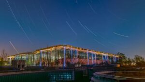 The main entrance of Beijing City Library, framed by triangular terracotta columns from LOPO, arranged in a staggered pattern, reflecting the library’s modern aesthetic rooted in cultural tradition.