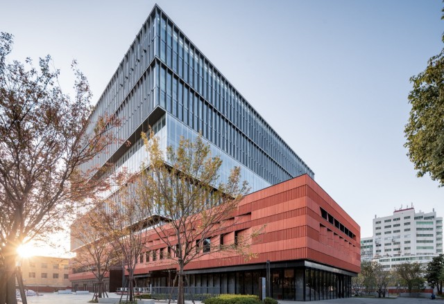 Xīn Mín Vanke Center full view with sustainable facade materials